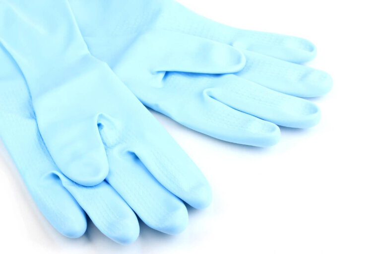 guanti-per-la-pulizia-del-colore-isolati-su-bianco t&t commerciale toscana